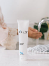 Load image into Gallery viewer, SENTÉ || SENTÉ Exfoliating Cleanser hand washing
